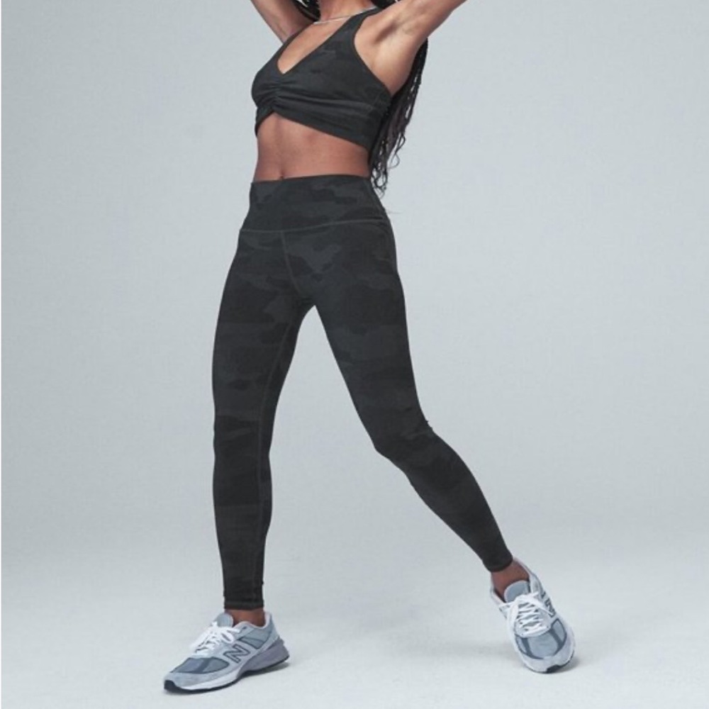 ALO Yoga High-Waist Camo Vapor Legging